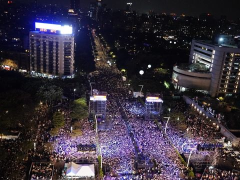 2024臺北跨年晚會吸引破17萬人潮，現場民眾氣氛high到最高點(圖片來源：台北市政府觀光傳播局)