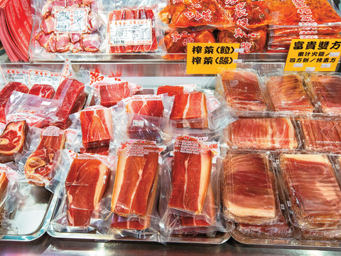 鹹香入味的火腿及臘肉是極方便料理的年菜食材。
