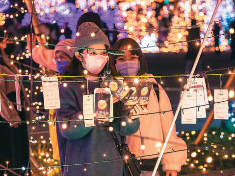 P36-41_與親友同遊台北燈節是許多人共同的記憶