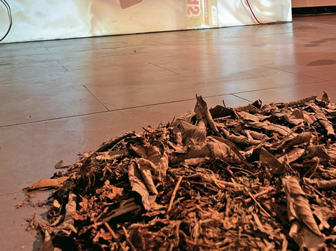 P46-49_「客家飲食文化藝術作品徵件展」以影像、茶包及茶葉讓民眾進行感官體驗。@台北市客家文化基金會