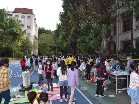愛書惜物跳蚤市場(圖片來源：臺北市政府教育局)