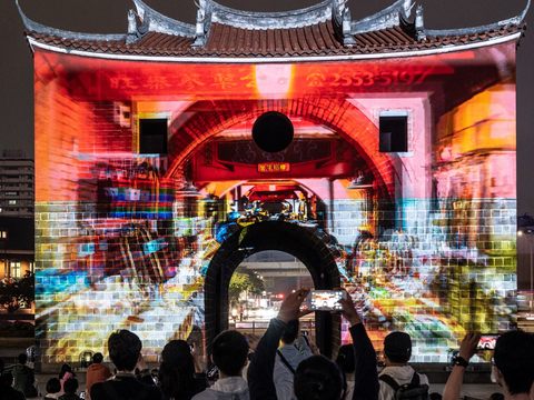 2024台北燈節將再度展演北門光雕，閃耀西區夜晚。（圖為2020台北燈節）(圖片來源：臺北市政府觀光傳播局)