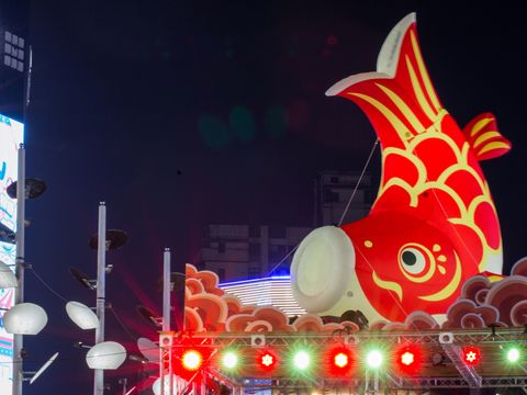 「魚躍西門」象徵年輕世代追逐夢想，不論未來多辛苦，也能突破層層障礙，披荊斬棘出人頭地，在各行各業裡成龍翱翔(圖片來源：臺北市政府觀光傳播局)
