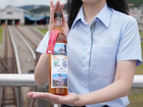 限量締結紀念梅酒(圖片來源：臺北大眾捷運股份有限公司)
