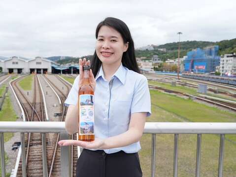 締結友好纜車紀念梅酒(圖片來源：臺北大眾捷運股份有限公司)