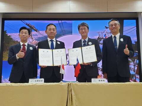 締結簽署合照(圖片來源：臺北大眾捷運股份有限公司)