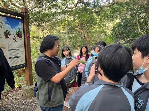解說員行前導覽(圖片來源：臺北市政府教育局)