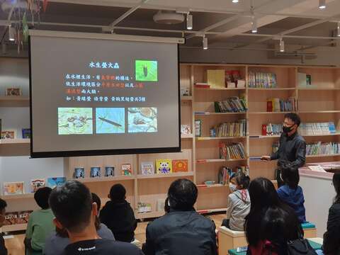 舊莊國小螢火蟲生態解說課程(圖片來源：臺北市政府工務局公園路燈工程管理處)