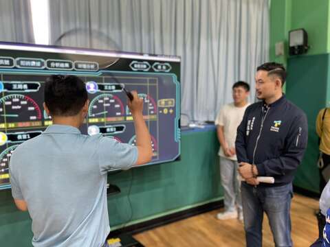 智能羽球場，透過智慧科技及數據分析，呈現運動員的各項競技體能狀態(圖片來源：臺北市政府體育局)