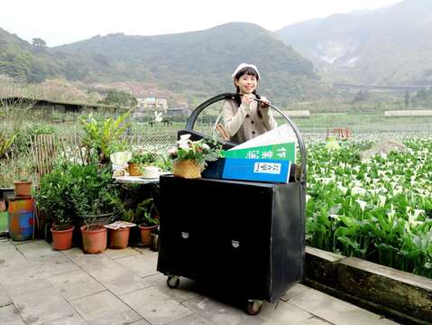 芋見小時候地景藝術-背著書包去花田(圖片來源:臺北市政府產業發展局)