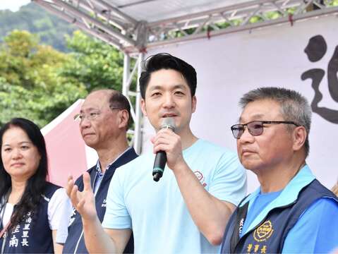 蔣萬安說，木柵忠順廟的主神尪公，也就是保儀大夫，過去是長期驅逐蟲害的神明。過去文山區的茶葉種植非常興盛，所以只要有蟲害的時候，就會請尪公出巡，好驅除蟲害。確保鄉親來年五穀豐收、在地興旺。(圖片來源：臺北市政府秘書處媒體事務組)