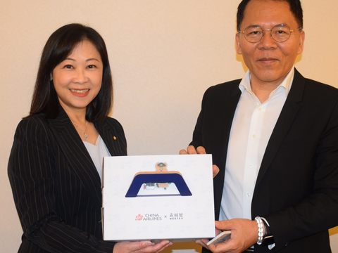 與中華航空香港分公司交流推廣2025世界壯年運動會(圖片來源：臺北市政府觀光傳播局)