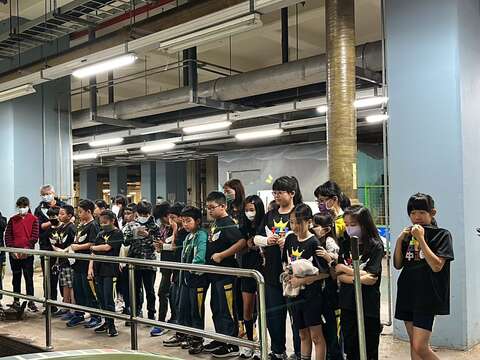 迪化污水處理廠講師說明深槽曝氣池功用及重要性(圖片來源：臺北市政府工務局衛生下水道工程處)