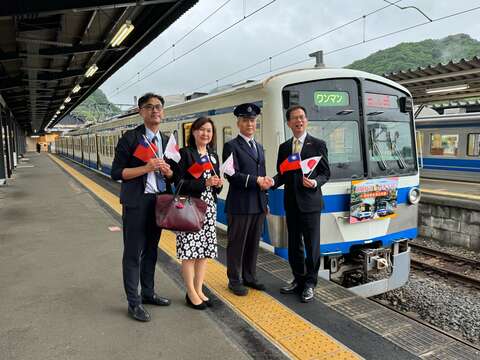 伊豆箱根鐵道設計一列前往新北投的特別列車，期待姊妹車站締結之後，有更多的日本朋友因為姊妹車站的締結(圖片來源：臺北大眾捷運股份有限公司)