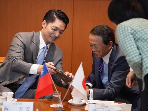 蔣萬安市長分享自己cosplay索隆的照片，表示索隆是魯夫最可靠的夥伴，希望與大家的緣分與友誼長存(圖片來源：臺北市政府秘書處媒體事務組)