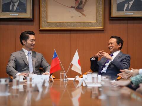 蔣萬安市長拜會麻生太郎前首相(圖片來源：臺北市政府秘書處媒體事務組)
