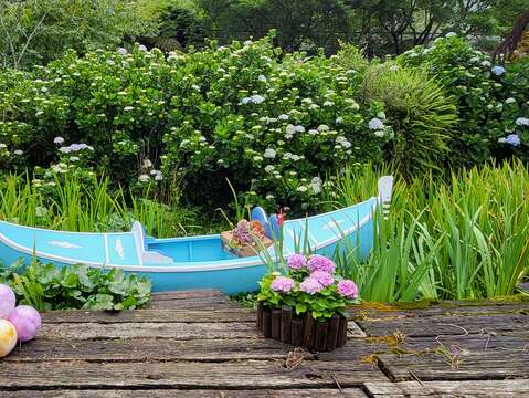 花與樹園藝在農園湖畔打造夢幻小船(圖片來源：臺北市政府產業發展局)