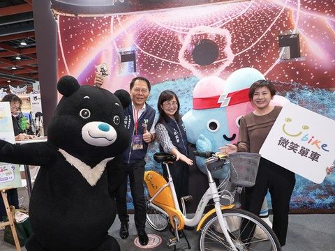 臺北市副市長林奕華蒞臨「2024臺北國際觀光博覽會」，邀請旅客透過綠色公共運輸暢遊臺北。(圖片來源：臺北市政府觀光傳播局)