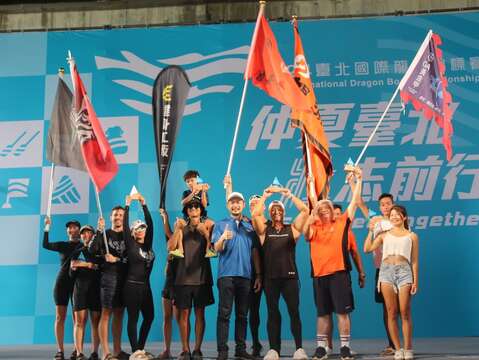 大型龍舟混合組前六名隊伍(圖片來源:臺北市政府體育局)