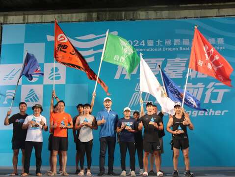 小型龍舟男子組冠軍前六名隊伍(圖片來源:臺北市政府體育局)