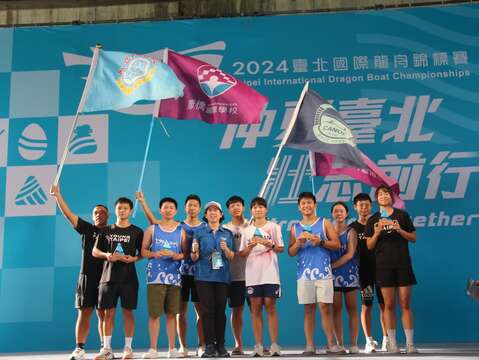 小型龍舟高中職組前五名隊伍(圖片來源:臺北市政府體育局)