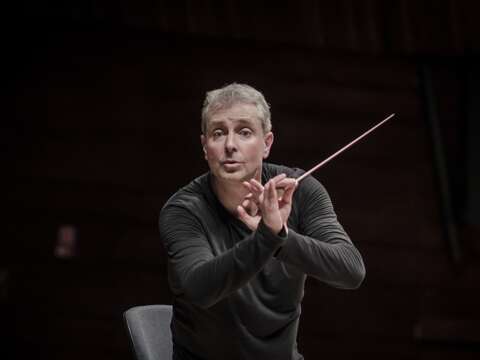 1206_指揮：亞歷山大．里柏瑞契(Alexander Liebreich, Conductor)-credit_Sammy Hart(圖片來源：臺北市立交響樂團)