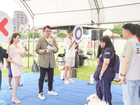 產業局局長陳俊安擔任「毛孩夏日派對」跳跳TEMPO活動關主(圖片來源：臺北市動物保護處)