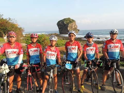芳和國中單車社在去年挑戰單車環島的壯遊之旅。（圖／台北市青少年發展處提供）