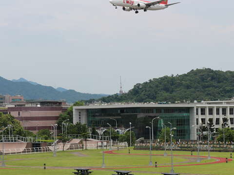 德威航空B738