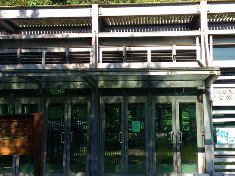 圖1. 考古探坑展示館
