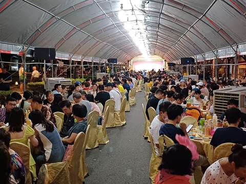 民眾參加復刻酒家菜宴席(圖片來源：臺北市商業處)