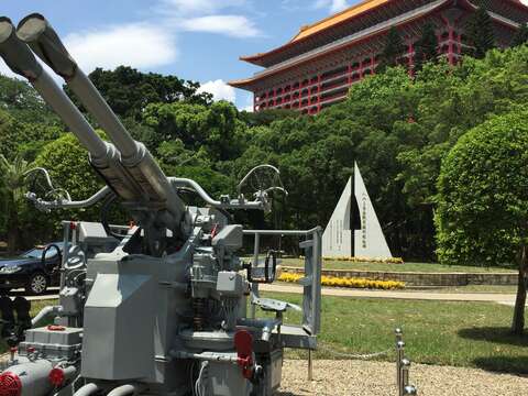 圖7、「40／L60砲」則是從高雄海軍營區託運至台北市