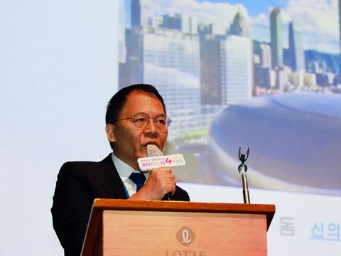 觀傳局王秋冬局長對韓國媒體簡報介紹臺北觀光特色(圖片來源：臺北市政府觀光傳播局)