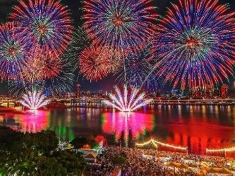 王秋冬局長對韓國旅客推廣北市大型節慶活動-大稻埕夏日節(圖片來源：臺北市政府觀光傳播局)