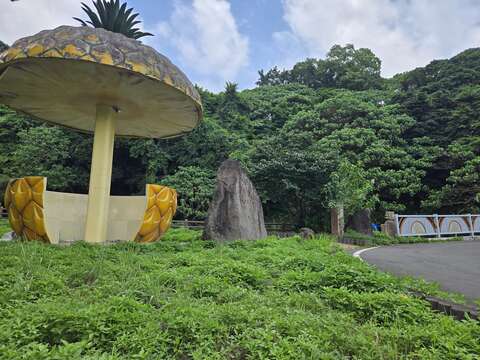 鳳梨造型涼亭(圖片來源：臺北市政府工務局大地工程處)