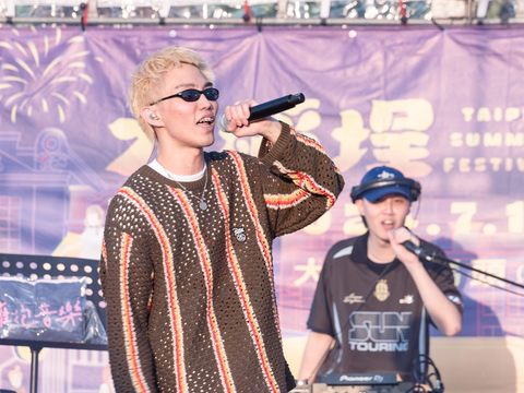 2024大稻埕夏日節邀請多位歌手輪番演出，帶動現場氣氛(圖片來源：臺北市政府觀光傳播局)