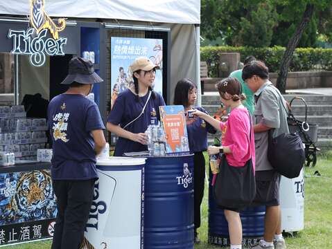 0720-0721天母運動公園主場活動現場共集結約90攤美食、啤酒攤商 歡迎民眾前來遊逛(圖片來源：臺北市商業處)