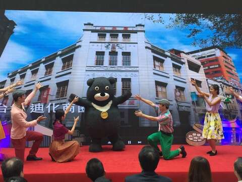 微遊雙城活動熱鬧開幕 Taipei Swing dance活力開場熊讚也賣力宣傳