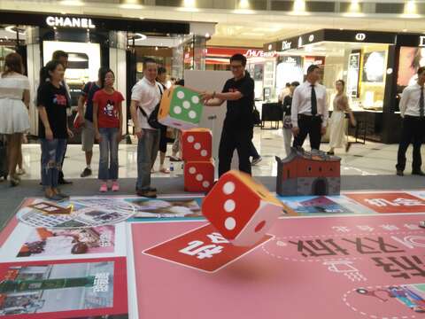 微遊雙城活動在上海商圈熱鬧展開 透過大富翁遊戲讓上海市民認識台北觀光景點