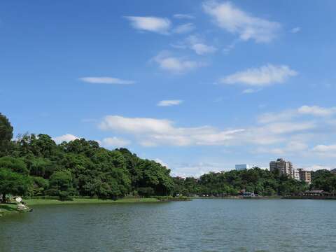 圖3.碧湖公園湖景