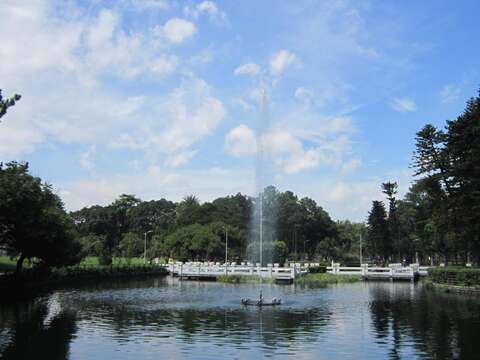 圖7.青年公園噴水池