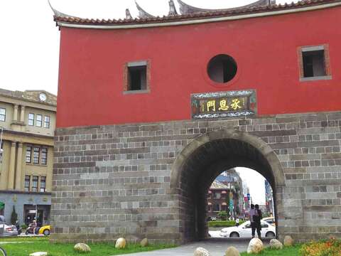 北門（承恩門）是台北唯一保持原貌的古城門。（李立忠攝）