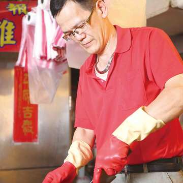 市場職人為市民把關,吃出美味也吃得到健康。(圖/台北市市場處提供)