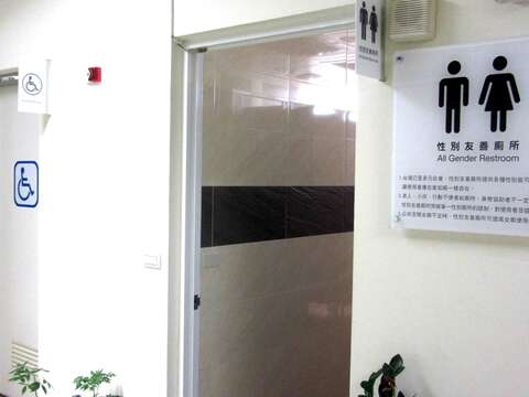性別友善廁所打破如廁者生理上的區隔，真正落實性別友善平等