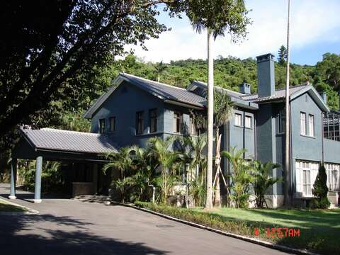 國定古蹟「士林官邸正館」需付費才能一窺蔣總統的生活點滴(圖片來源：臺北市政府工務局公園路燈工程管理處)