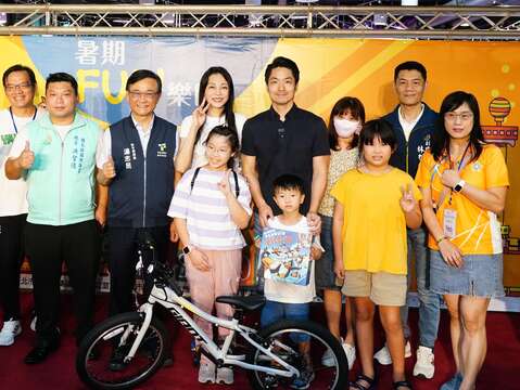 北市教育局首度攜手兒童新樂園，打造暑期雙語學習FUN樂園！(圖片來源：臺北市政府教育局)