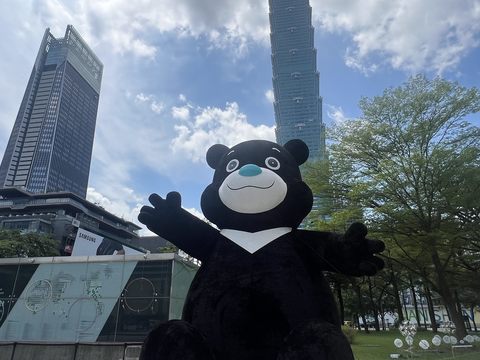 結合臺北地標「台北101」，熊讚絨毛氣偶預期將成為熱門打卡點(圖片來源：臺北市政府觀光傳播局)