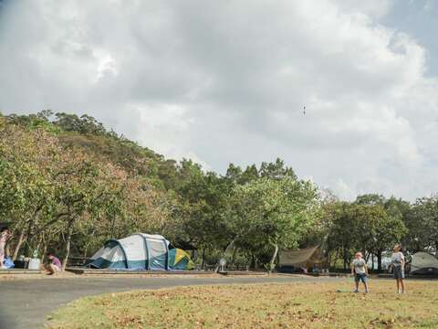 享受和家人一同露營的美好時光(圖片來源：臺北市政府工務局大地工程處)