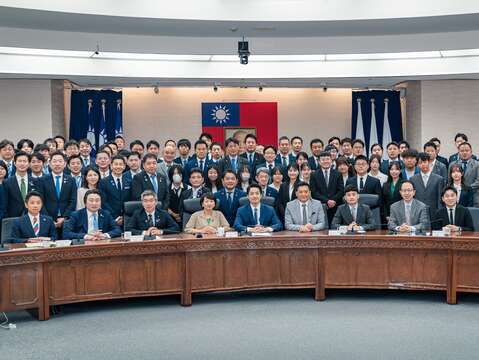 臺北市政府青年局日本議員交流會大合照。(圖片來源：臺北市政府青年局)