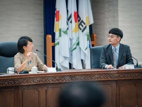 鈴木貴子局長期待自民黨青年局未來能與蔣市長和殷局長一起努力，共同創造更多關於青年人的未來。(圖片來源：臺北市政府青年局)